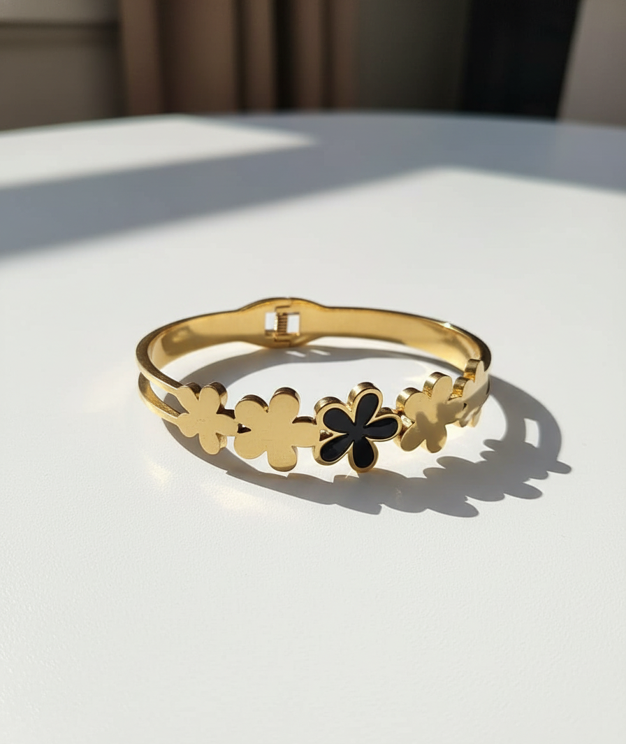 Black Clover Elegance Bangle