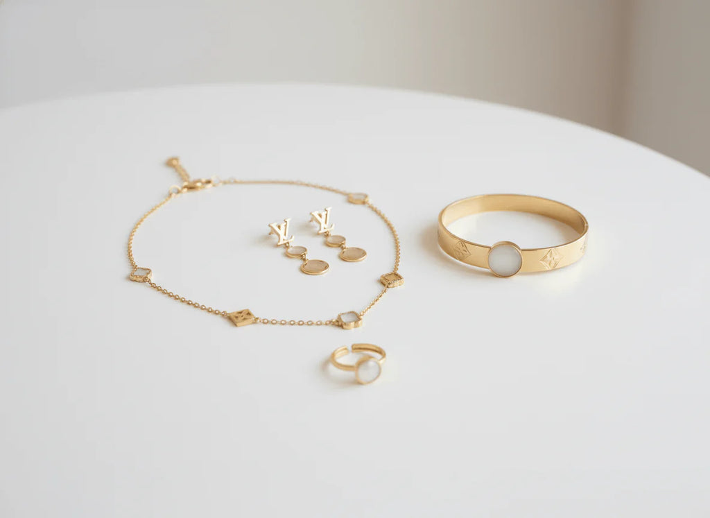 Luxury LV Charm Gold Jewellry Set