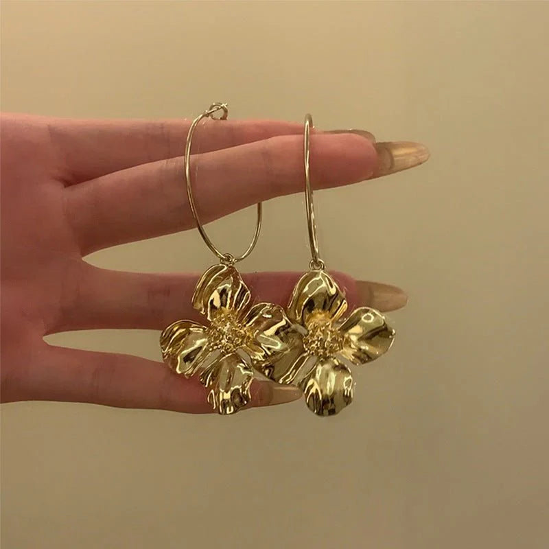 Retro Flower Earrings Women's Exaggerated Long