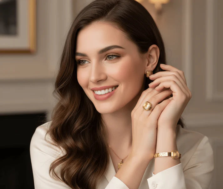 Square LV Emblem Jewellery Set