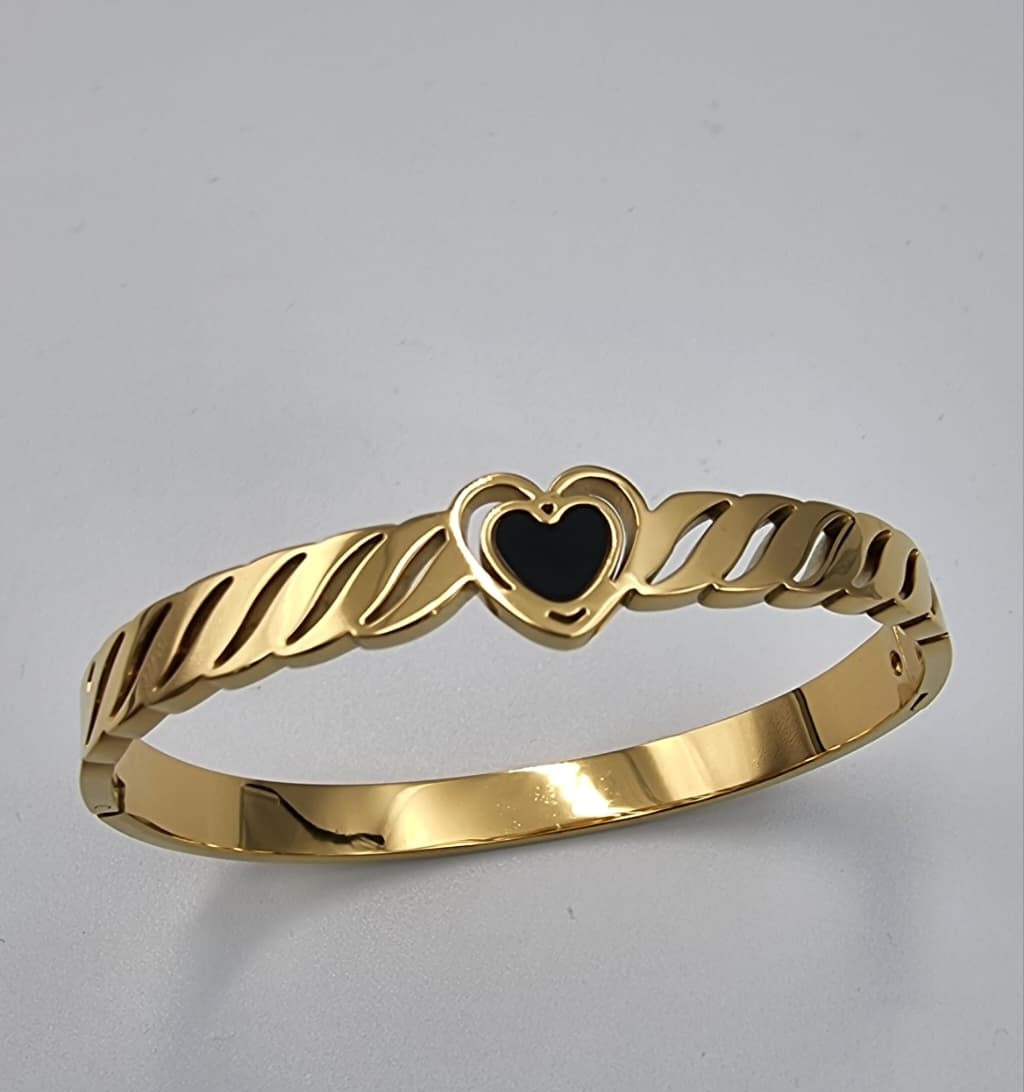 Golden Heartline Bangle